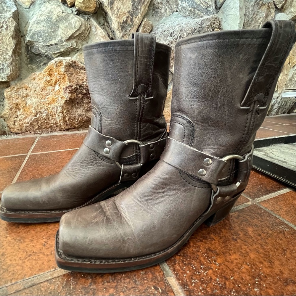 FRYE Women’s Harness 8R Boots Square Toe Smoke Gray Leather Moto Booties size 7m